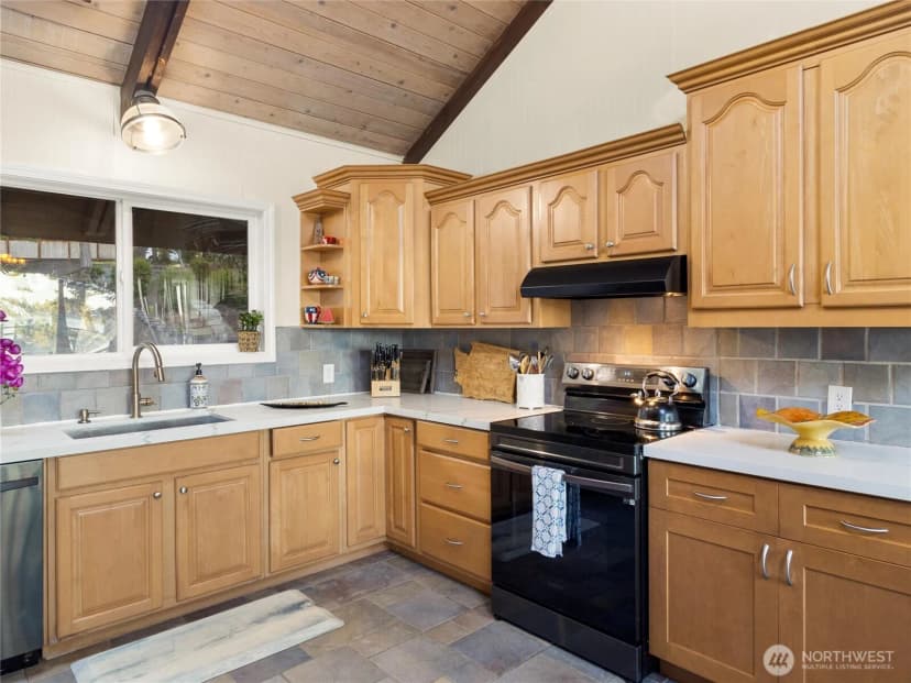 Property photo for 170 E Camus Drive, Shelton photo 15