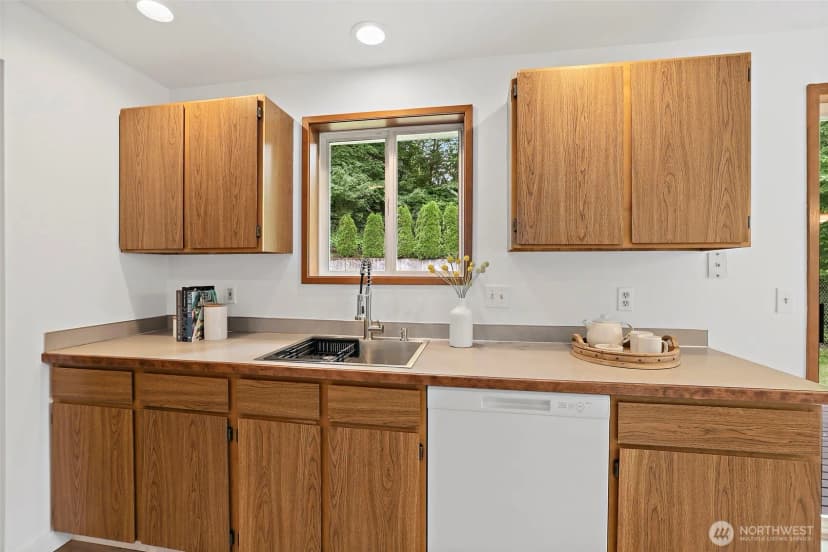 Property photo for 11726 8th Avenue S, Burien photo 10