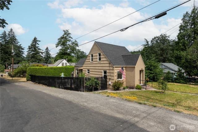 Property photo for 1035 5th Street, Washougal