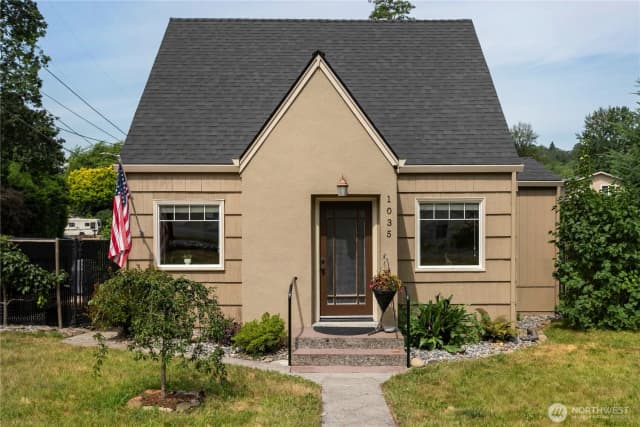 Property photo for 1035 5th Street, Washougal photo 2