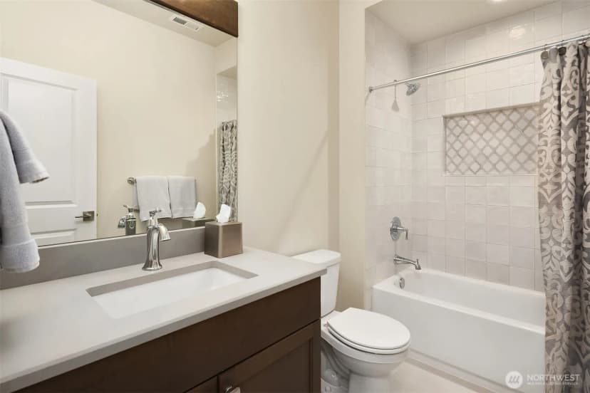 Property photo for 10461 Se 23rd Street, Bellevue photo 22