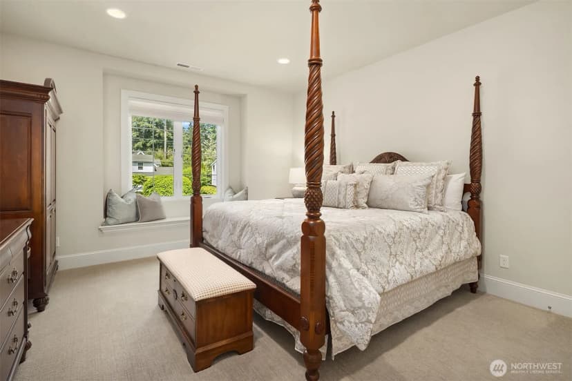 Property photo for 10461 Se 23rd Street, Bellevue photo 23