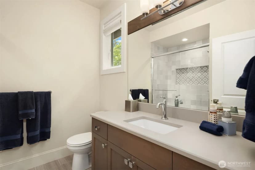 Property photo for 10461 Se 23rd Street, Bellevue photo 25