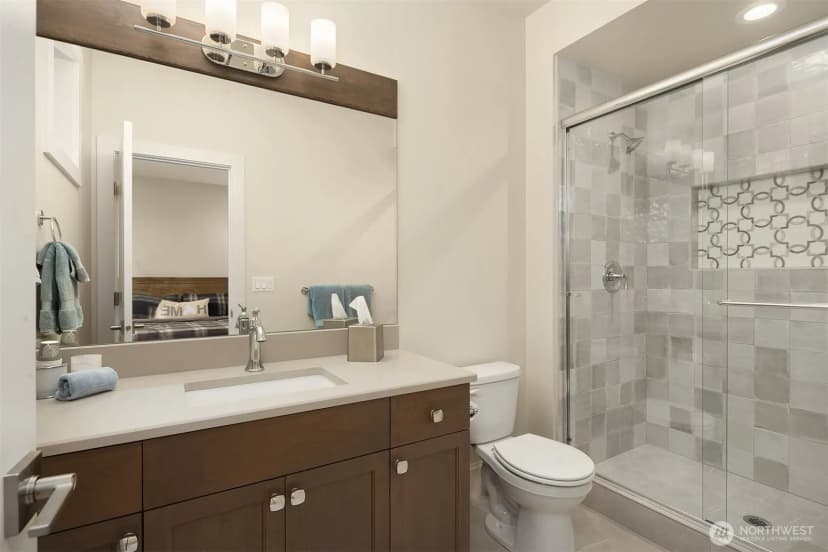Property photo for 10461 Se 23rd Street, Bellevue photo 27