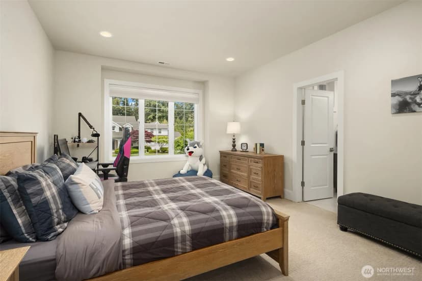 Property photo for 10461 Se 23rd Street, Bellevue photo 26