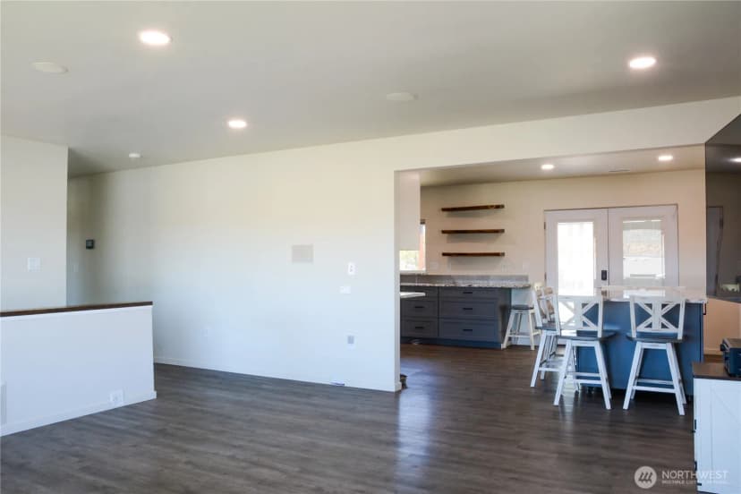 Property photo for 710 E 2nd Avenue, Odessa photo 6