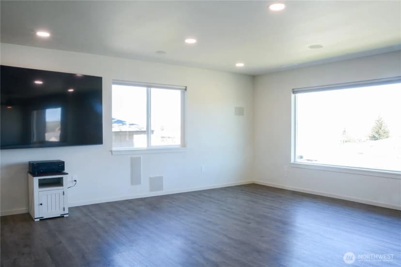 Property photo for 710 E 2nd Avenue, Odessa photo 5