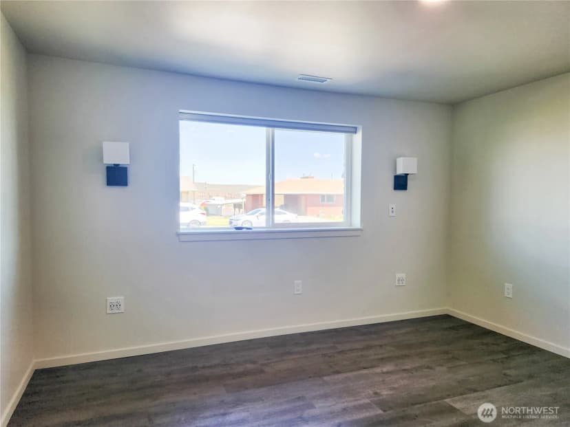Property photo for 710 E 2nd Avenue, Odessa photo 31