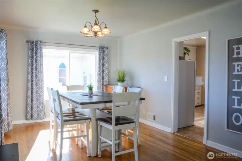 Property photo for 112 E 5th Street, Lind photo 2