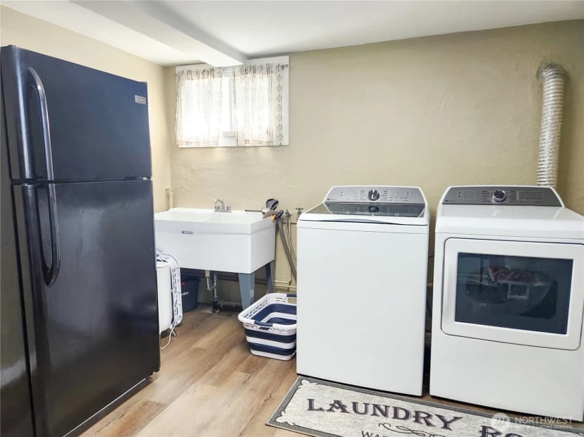 Property photo for 112 E 5th Street, Lind photo 28