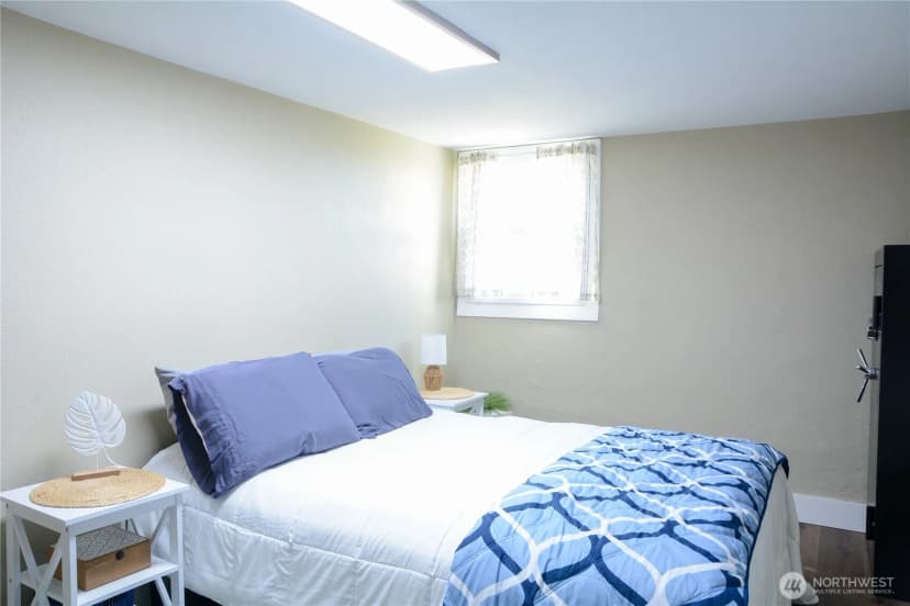 Property photo for 112 E 5th Street, Lind photo 30