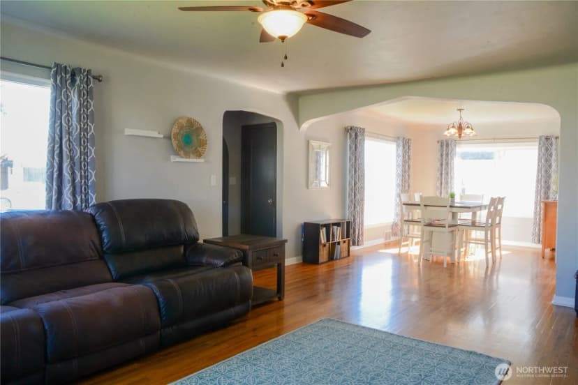 Property photo for 112 E 5th Street, Lind photo 4