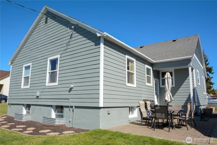 Property photo for 112 E 5th Street, Lind photo 35