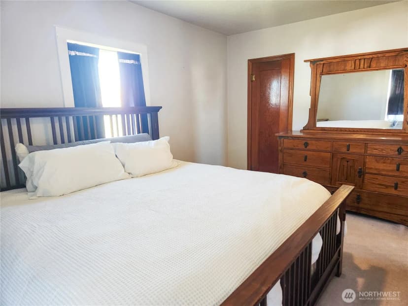 Property photo for 112 E 5th Street, Lind photo 16