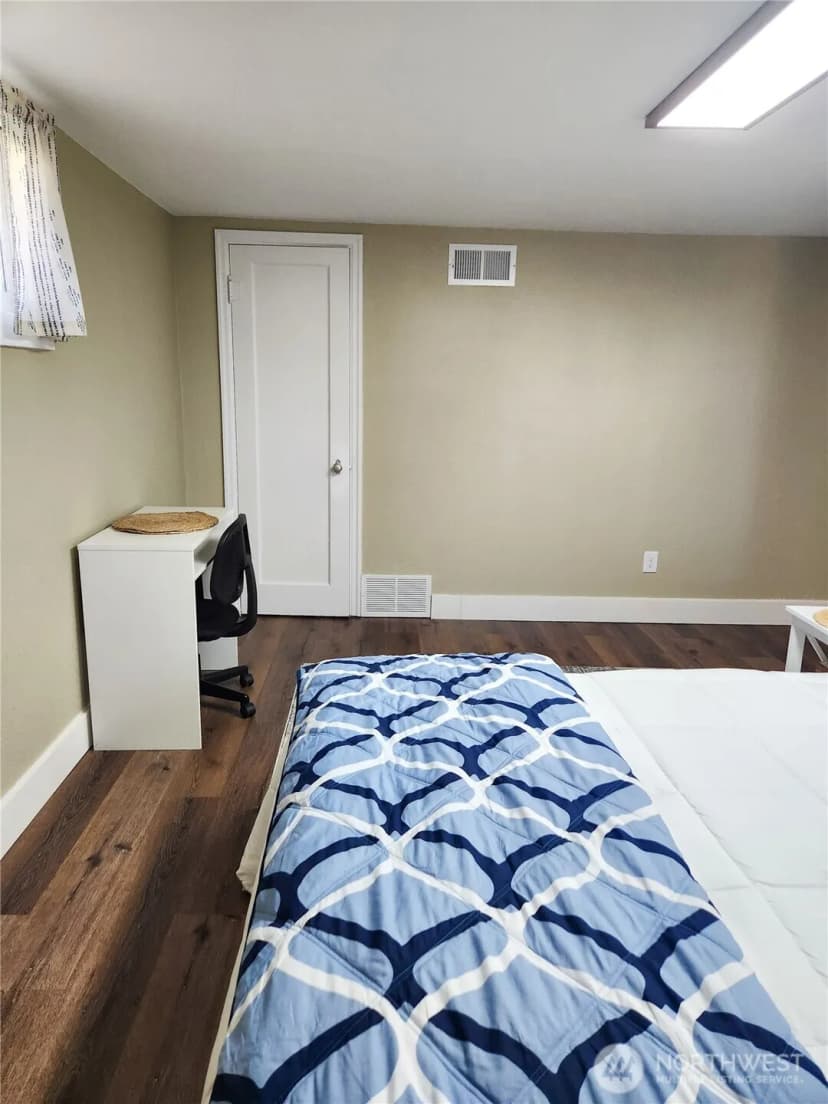 Property photo for 112 E 5th Street, Lind photo 31