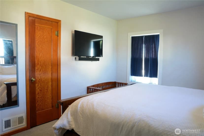 Property photo for 112 E 5th Street, Lind photo 15