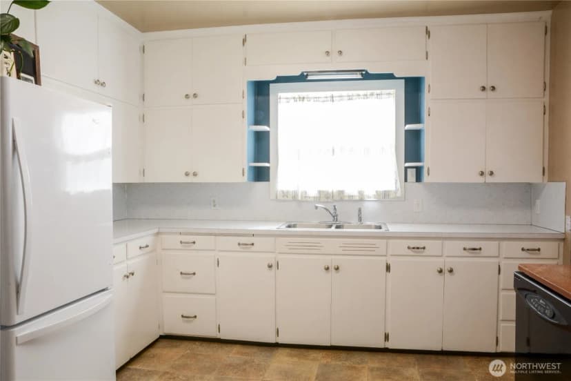Property photo for 112 E 5th Street, Lind photo 9