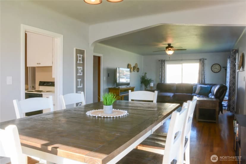 Property photo for 112 E 5th Street, Lind photo 6