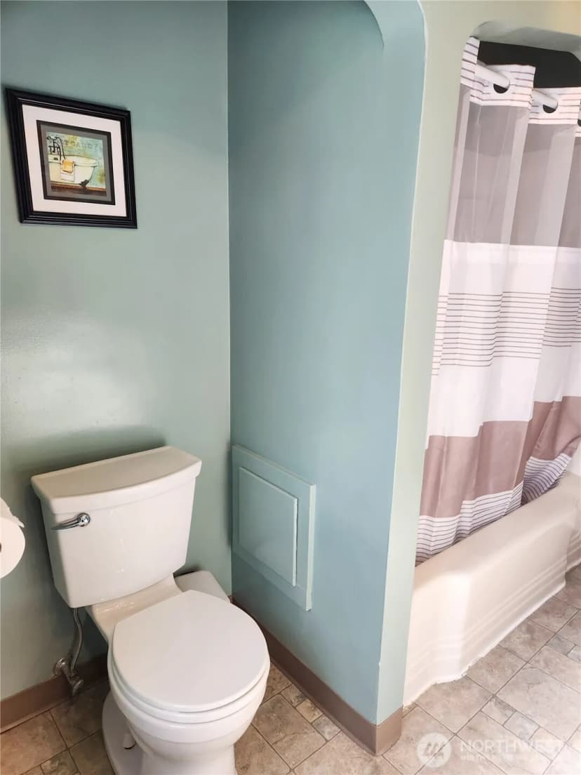 Property photo for 112 E 5th Street, Lind photo 19