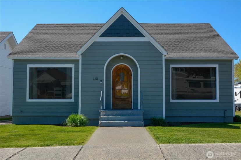 Property photo for 112 E 5th Street, Lind