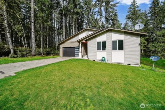 Property photo for 11714 Lake Place, Anderson Island photo 2