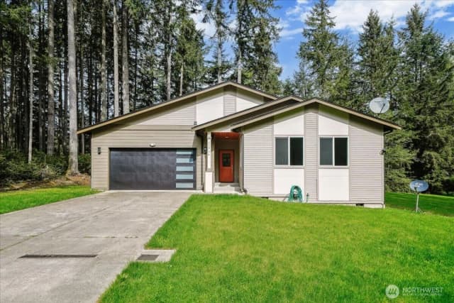 Property photo for 11714 Lake Place, Anderson Island