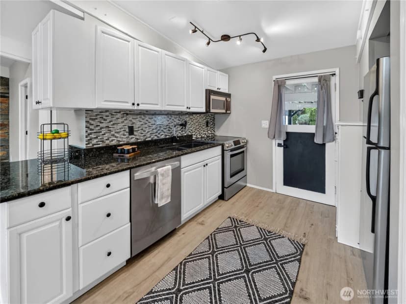 Property photo for 29800 224th Avenue Se, Black Diamond photo 12
