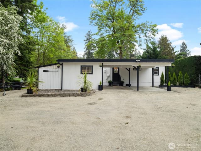 Property photo for 29800 224th Avenue Se, Black Diamond photo 3