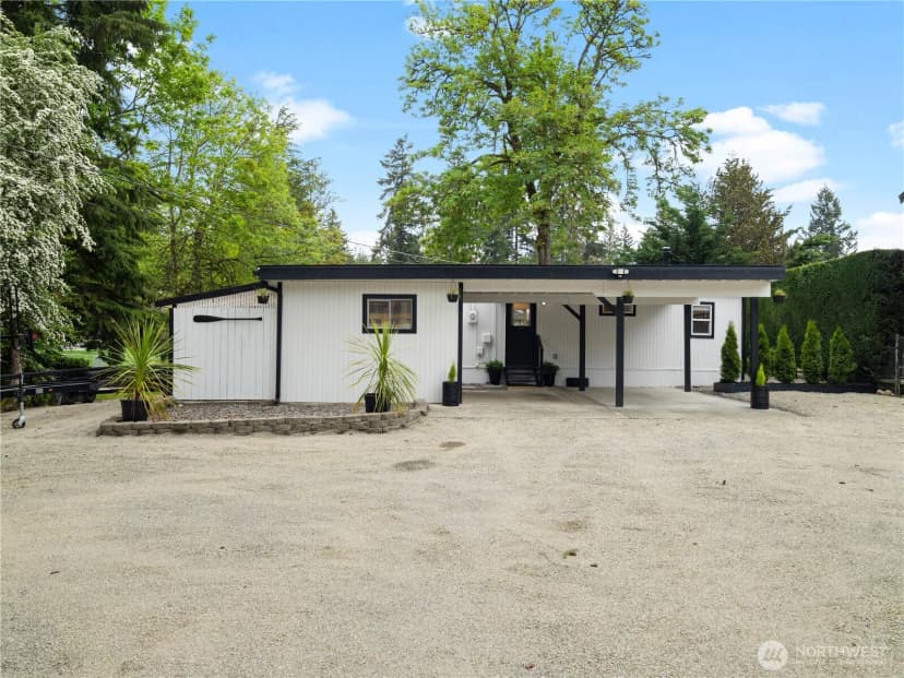 Property photo for 29800 224th Avenue Se, Black Diamond photo 3