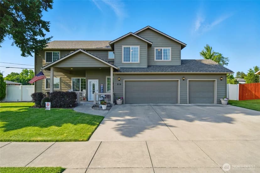 Property photo for 919 Carmella Street, Walla Walla