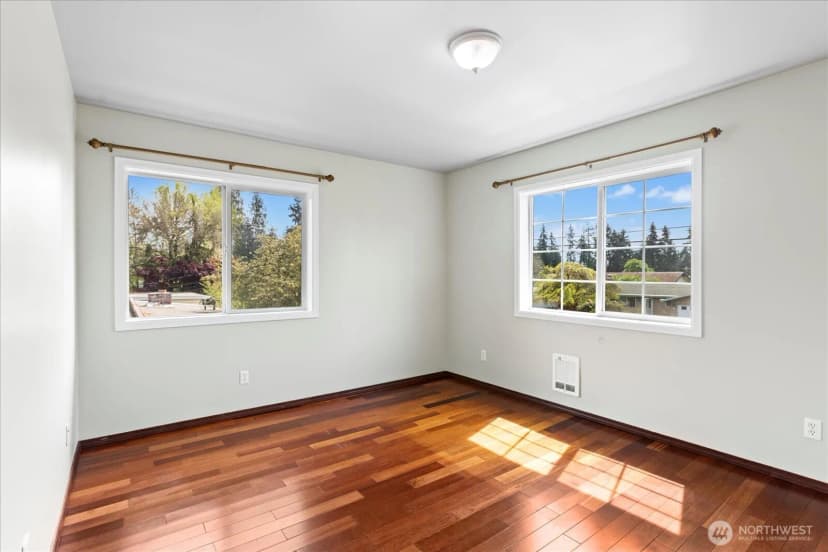 Property photo for 2111 201st Place Sw, Lynnwood photo 17