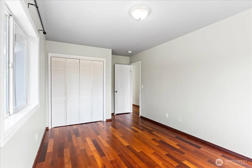 Property photo for 2111 201st Place Sw, Lynnwood photo 16