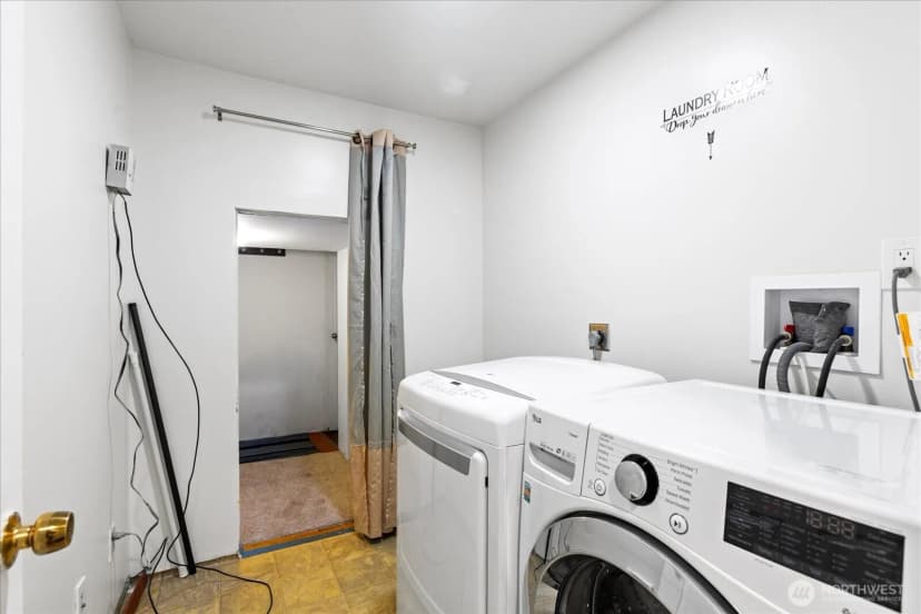 Property photo for 2111 201st Place Sw, Lynnwood photo 20