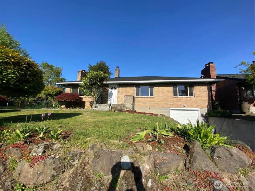 Property photo for 4916 24th Place S, Seattle photo 3