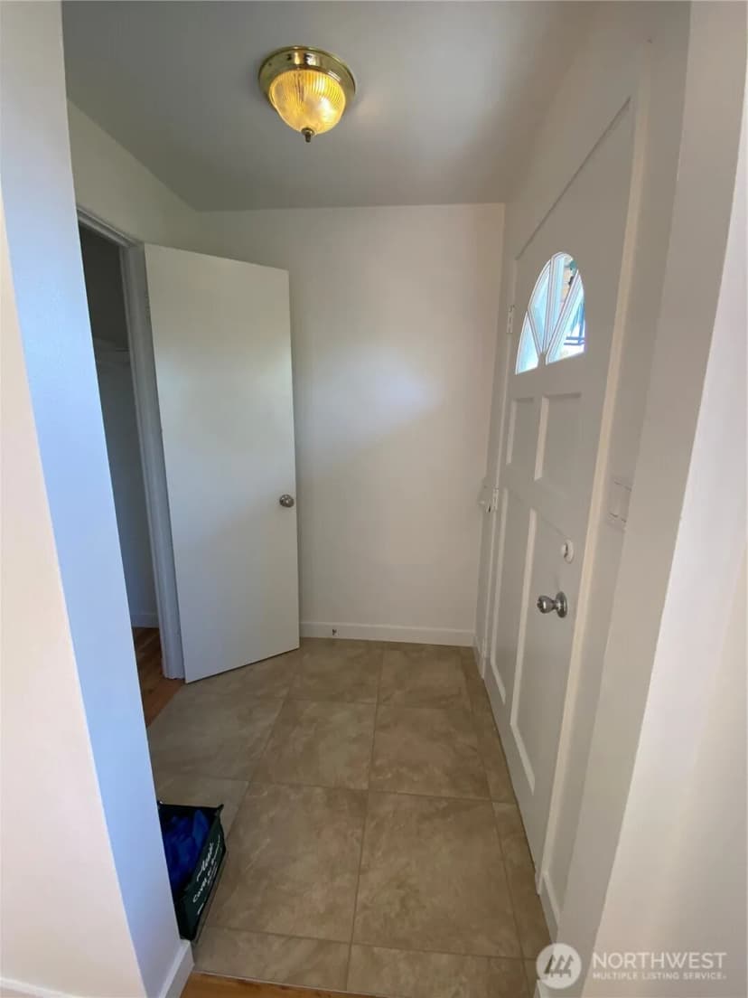 Property photo for 4916 24th Place S, Seattle photo 5