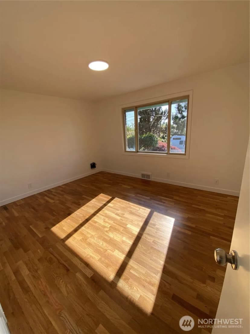 Property photo for 4916 24th Place S, Seattle photo 17