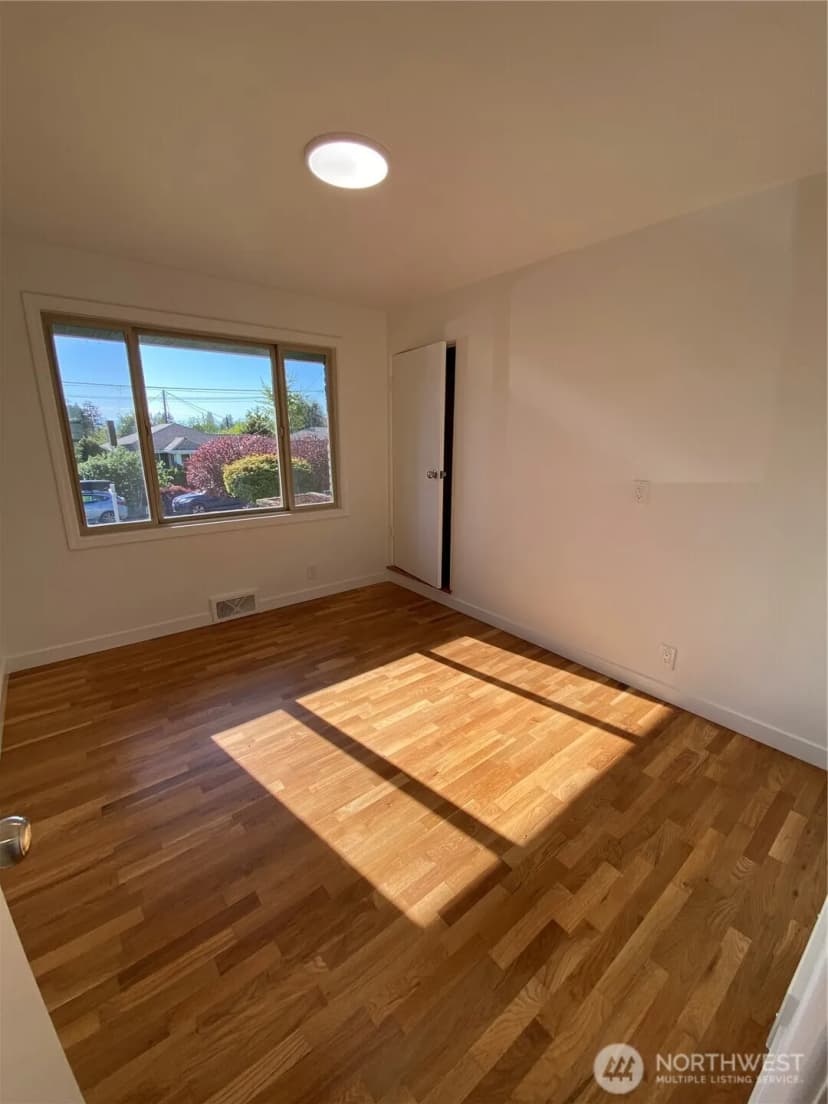 Property photo for 4916 24th Place S, Seattle photo 16