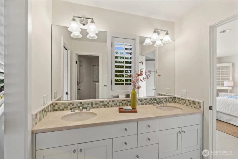 Property photo for 8297 Se 82nd Street, Mercer Island photo 25