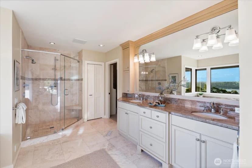 Property photo for 8297 Se 82nd Street, Mercer Island photo 18