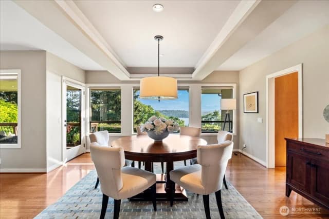 Property photo for 8297 Se 82nd Street, Mercer Island photo 4