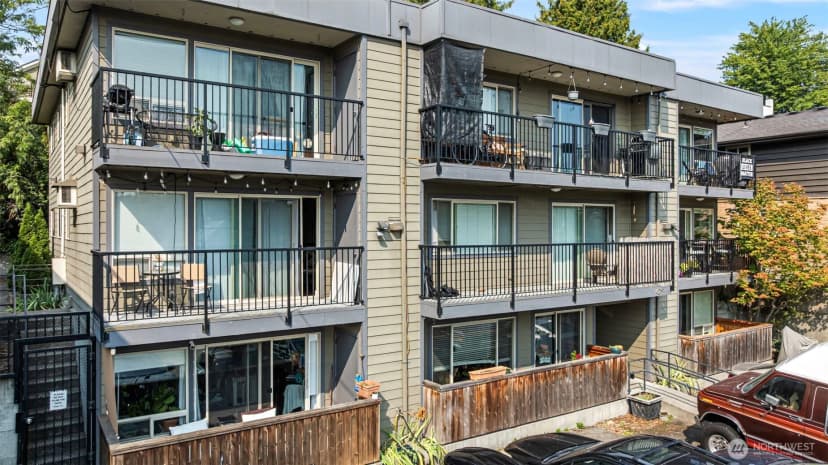 Property photo for 4219 Whitman Avenue N #2, Seattle photo 23
