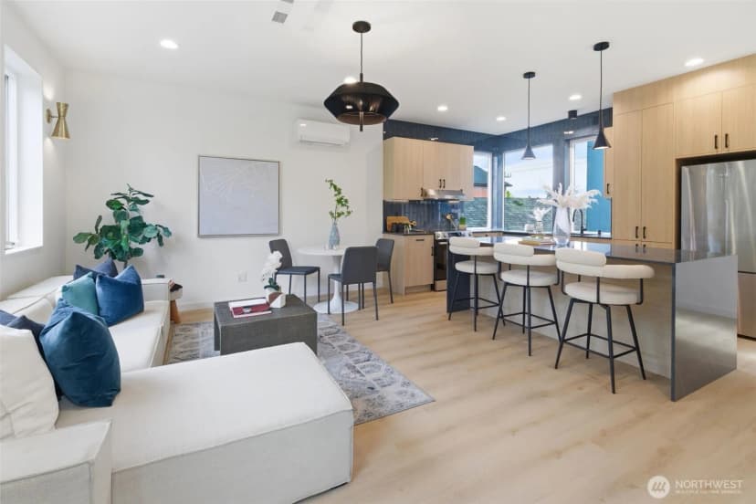 Property photo for 4517 35th Avenue S #c, Seattle photo 4