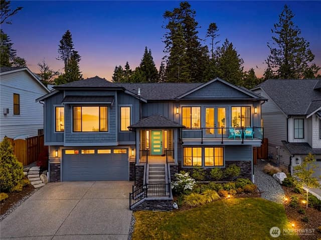 Property photo for 4616 Anaco Beach Road, Anacortes photo 2
