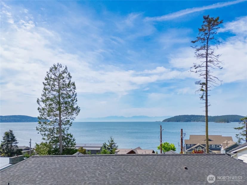 Property photo for 4616 Anaco Beach Road, Anacortes photo 30