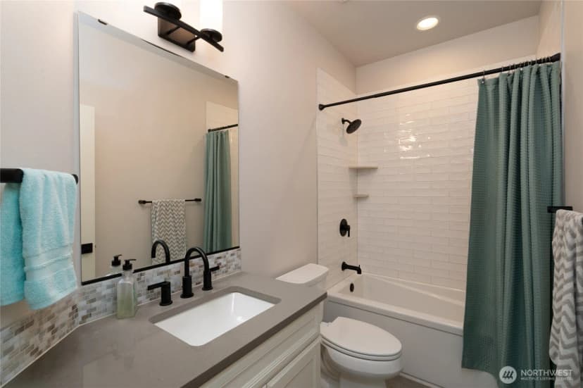 Property photo for 4616 Anaco Beach Road, Anacortes photo 20