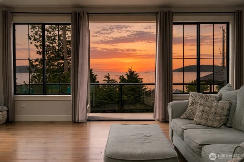 Property photo for 4616 Anaco Beach Road, Anacortes