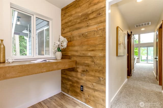 Property photo for 40420 Ski Park Rd E, Eatonville photo 4
