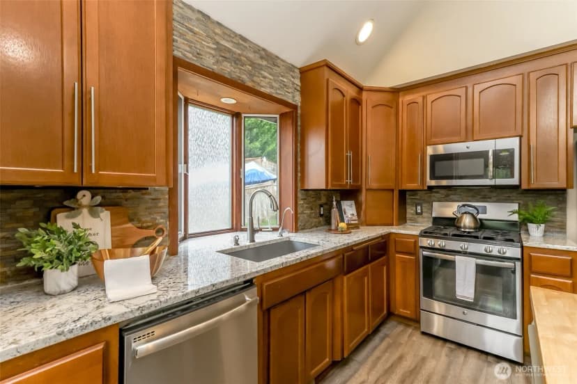 Property photo for 40420 Ski Park Rd E, Eatonville photo 17