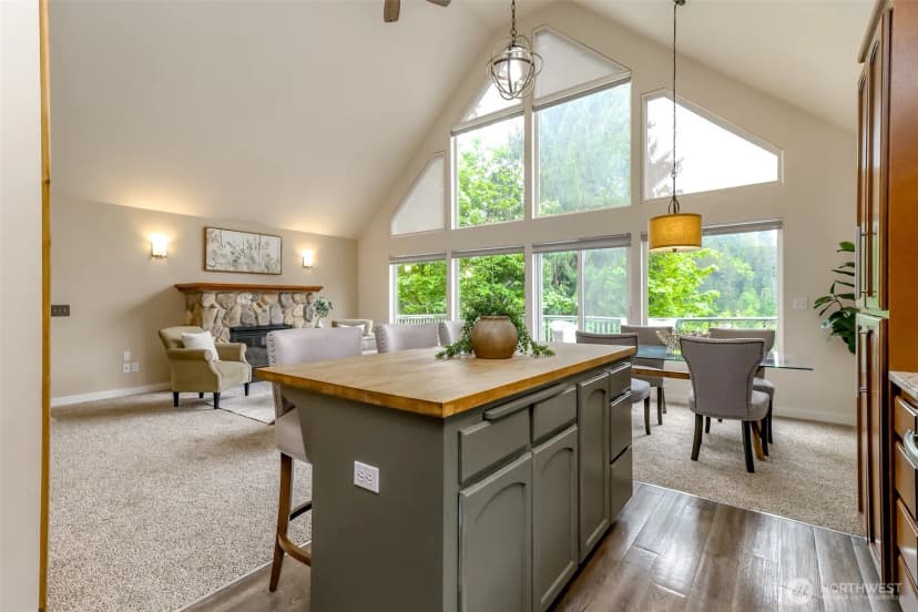 Property photo for 40420 Ski Park Rd E, Eatonville photo 10