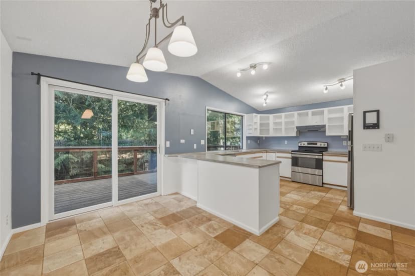 Property photo for 405 Sudden Valley Drive, Bellingham photo 16